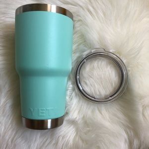 30 oz Yeti Rambler